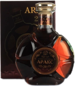 Коньяк Аракс, 20 лет, 0.5 л (п/у)
