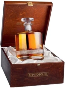 Граппа Crystal Swarovski Most Barrique Ciliegio, Bepi Tosolini, 3 года, 0.7 л (п/у)