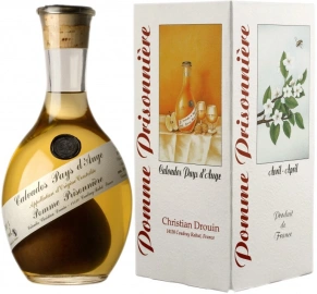 Кальвадос Pomme Prisonniere, Calvados Pays d'Auge, 18 месяцев, 0.9 л (п/у)