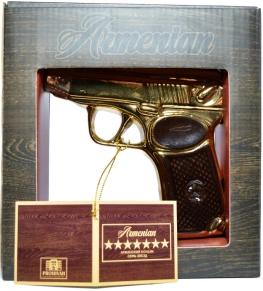 Коньяк Пистолет Позолоченный, 7 лет, 0.1 л (п/у)